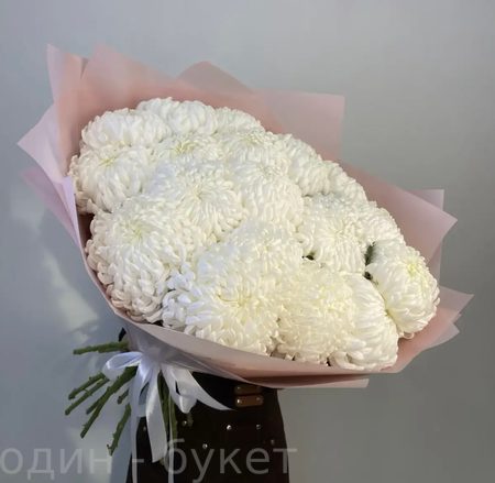 Букет из шаровидных хризантем